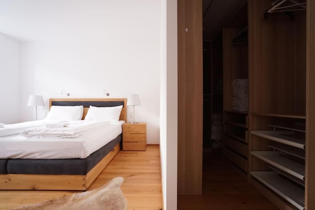Authentic Austrian Flat In The South Of Vienna Apartment Modling Exterior photo