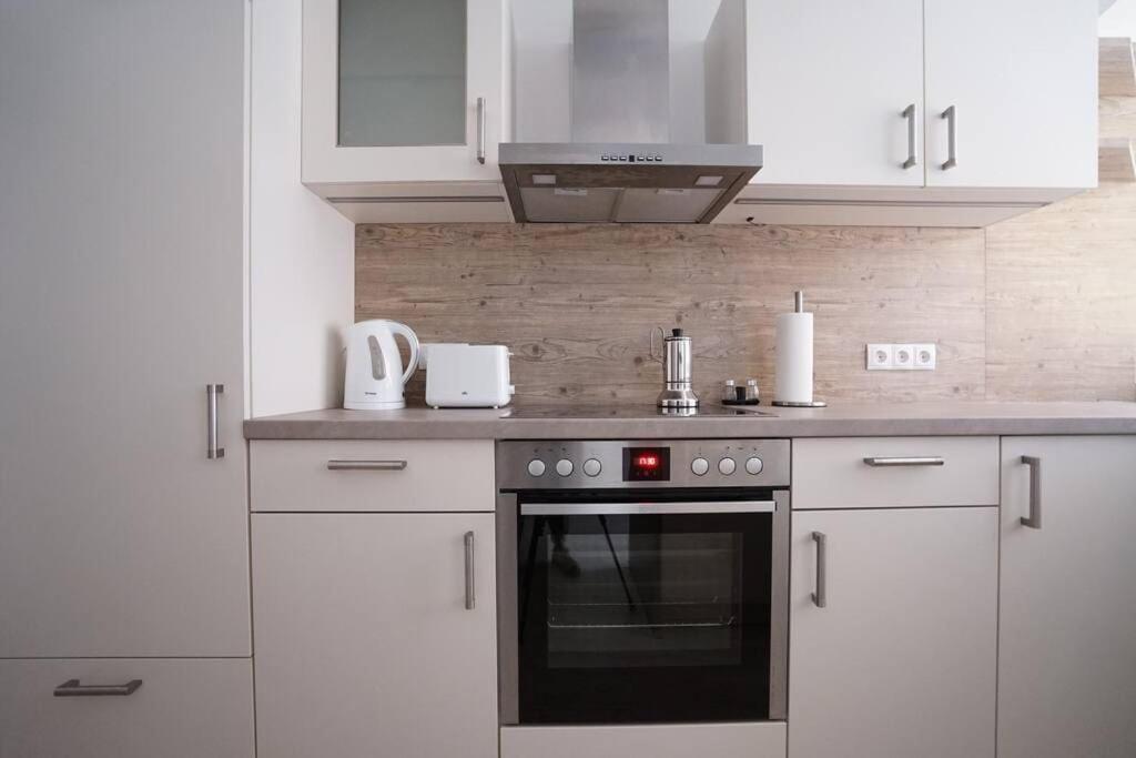 Authentic Austrian Flat In The South Of Vienna Apartment Modling Exterior photo